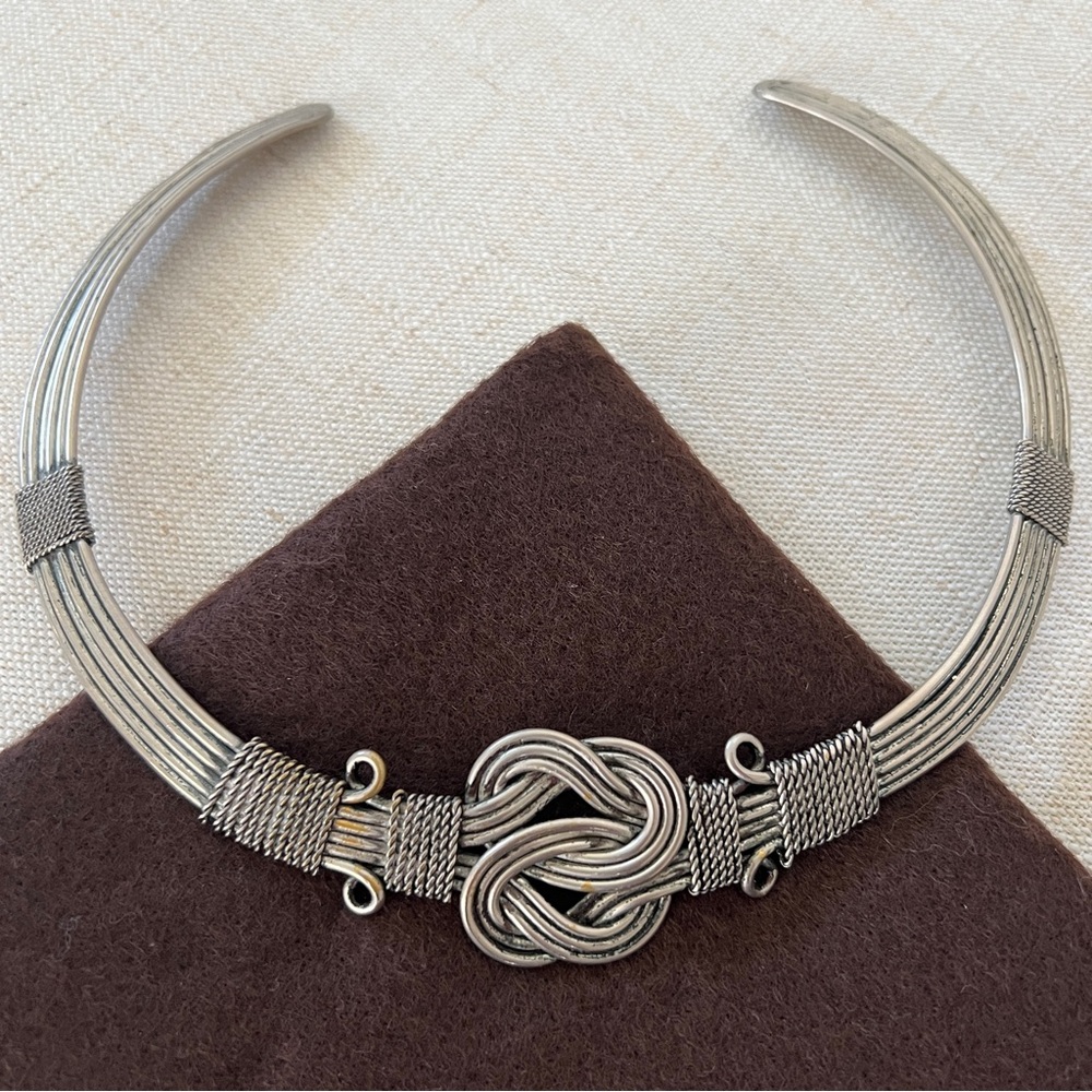 Vintage artisan art deco silver knotted wrapped torque statement necklace